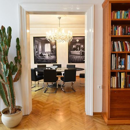 Neoclassical Luxury Apartment Любляна Экстерьер фото