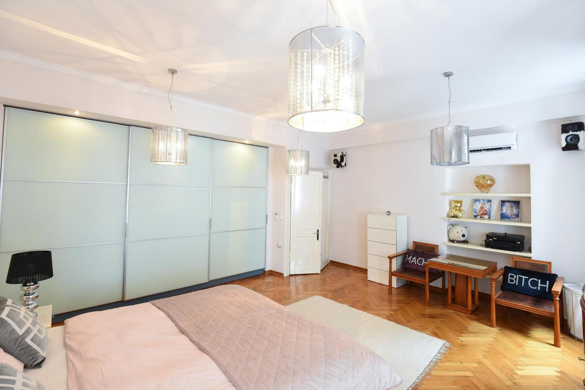 Neoclassical Luxury Apartment Любляна Экстерьер фото
