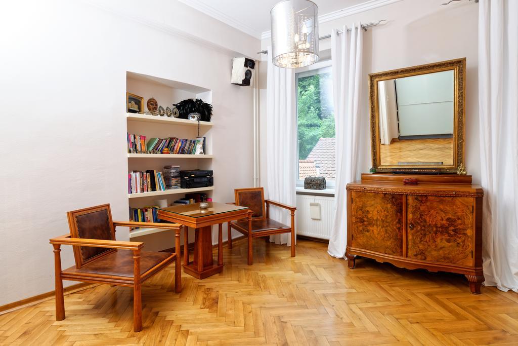 Neoclassical Luxury Apartment Любляна Экстерьер фото