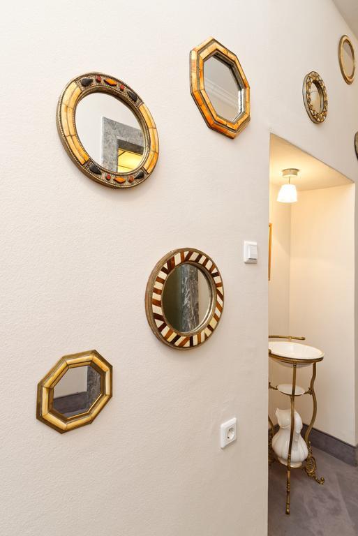 Neoclassical Luxury Apartment Любляна Экстерьер фото