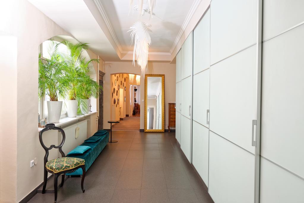 Neoclassical Luxury Apartment Любляна Экстерьер фото